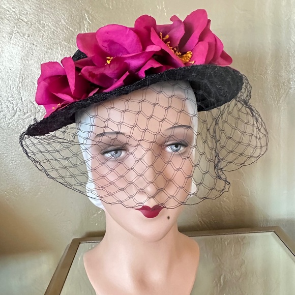 AWE-INSPIRING 1940s' BLACK STRAW HAT + FUCHSIA FABRIC FLOWERS & FULL BLACK VEIL